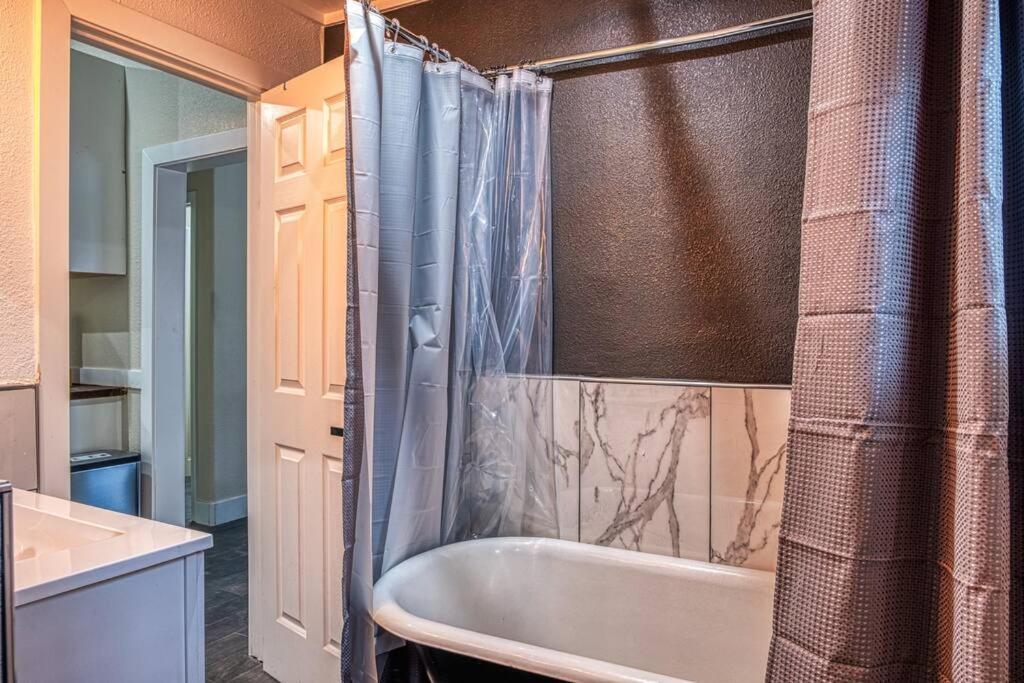4Br Victorian Walk To Uc Davis & Shriner Med Cen Villa Сакраменто Екстериор снимка
